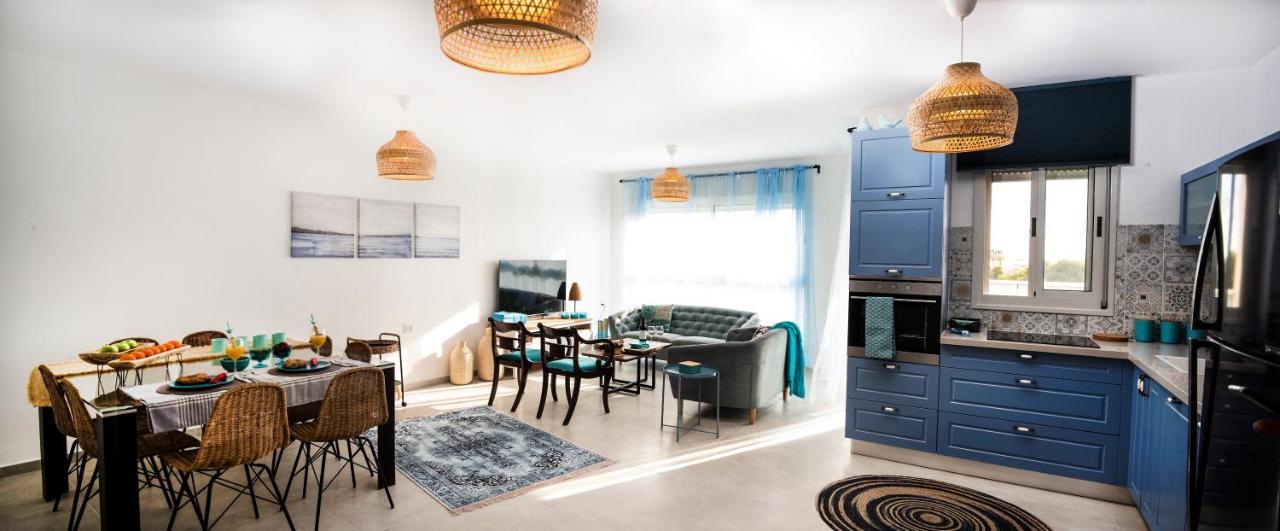 Argaman Beach Apartment Acre Esterno foto