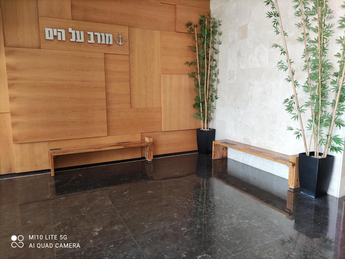 Argaman Beach Apartment Acre Esterno foto