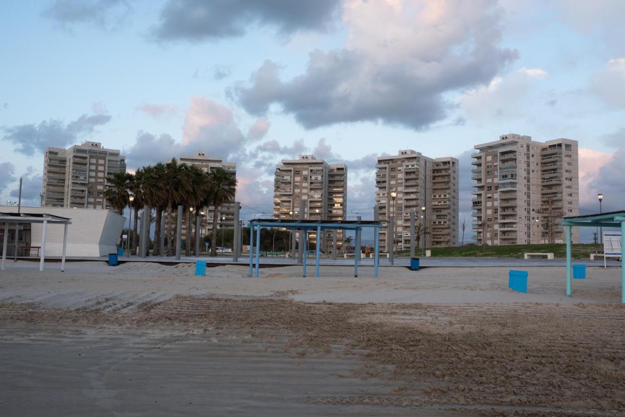 Argaman Beach Apartment Acre Esterno foto